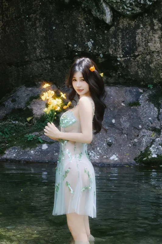 内购无水印 户外小溪 - 尹甜甜