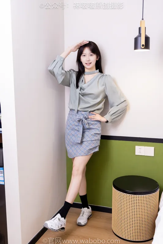 BoBoSocks袜啵啵 No.641 香菜-萨洛蒙运动鞋、黑棉袜、短肉丝 - BoBoSocks袜啵啵