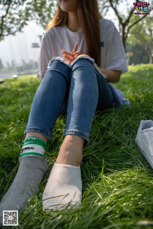 第27期: 棒球帽白色板鞋藏棉袜，清纯运动美少女，今日份的网红小姐姐请收下 - 物恋传媒